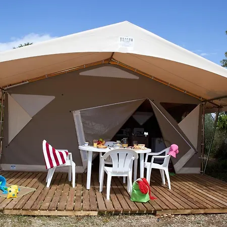 Semesterpark Le Village De 3*